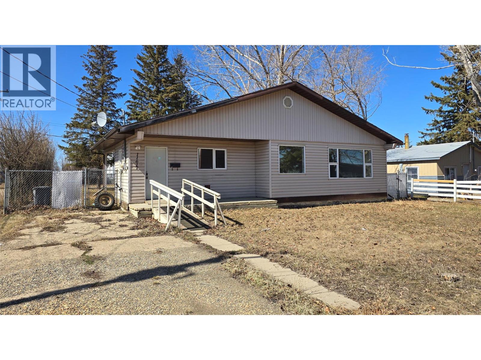 11617 9 Street, Dawson Creek, British Columbia  V1G 3S8 - Photo 1 - 10385044