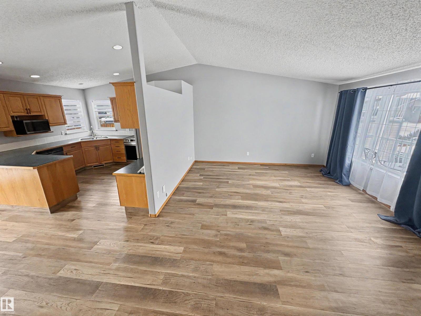 3803 40 Av, Bonnyville Town, Alberta  T9N 1V3 - Photo 5 - E4484391