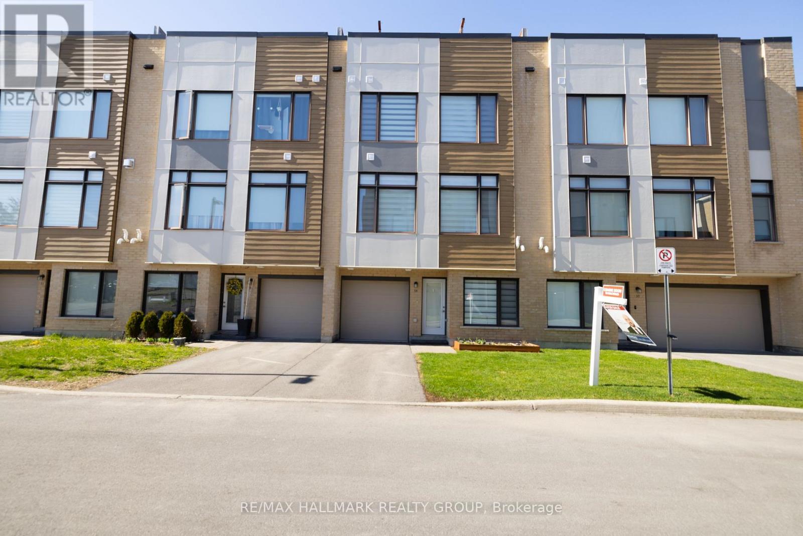 55 CHERRY BLOSSOM PRIVATE PRIVATE W, Ottawa, Ontario