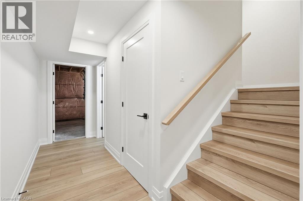 7 Bartlett Avenue, Grimsby, Ontario  L3M 5N7 - Photo 39 - 40807939