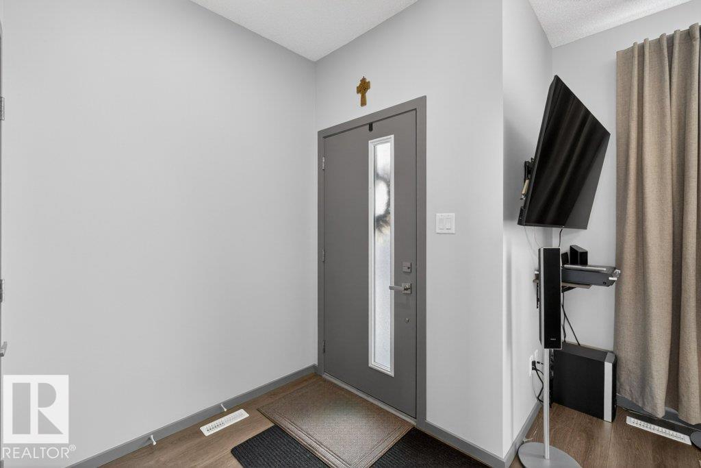 2405 Trumpeter Wy Nw, Edmonton, Alberta  T5S 0R8 - Photo 9 - E4484435