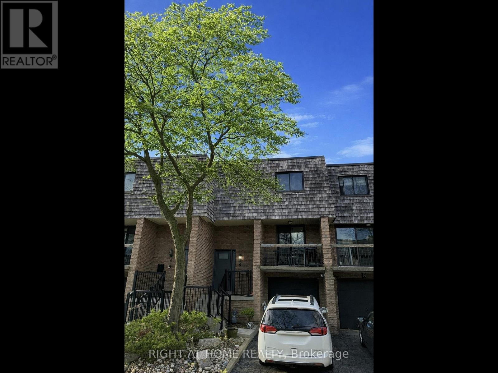 22 - 6 GLADE CARSE WAY, Toronto, Ontario