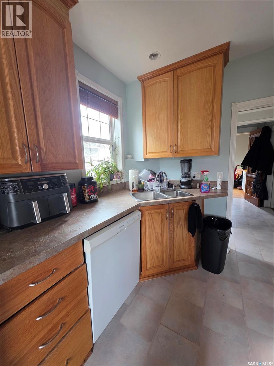 905 2nd Street, Estevan, Saskatchewan  S4A 0L3 - Photo 10 - SK034051