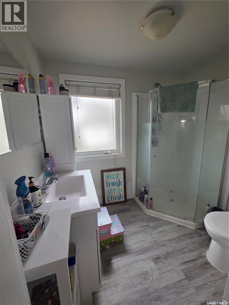 905 2nd Street, Estevan, Saskatchewan  S4A 0L3 - Photo 12 - SK034051