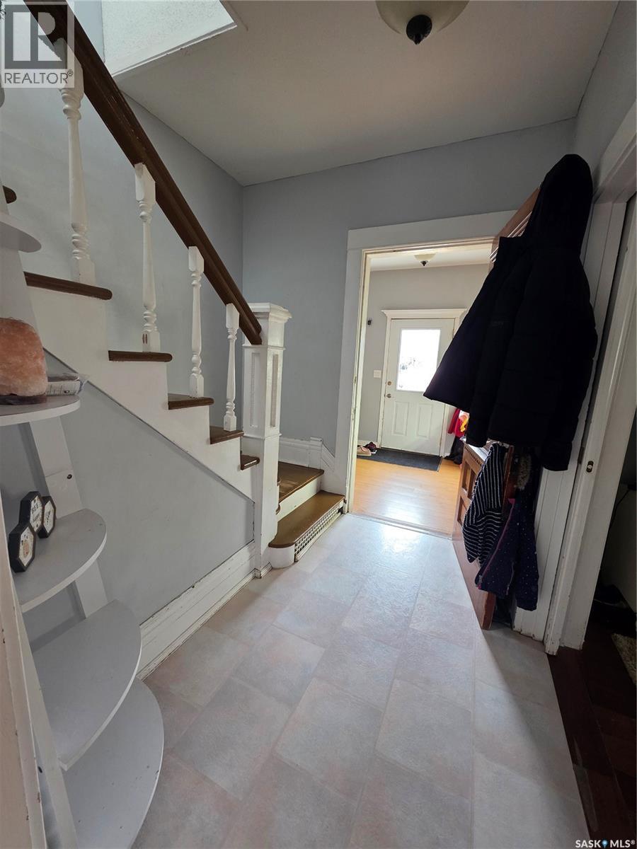 905 2nd Street, Estevan, Saskatchewan  S4A 0L3 - Photo 17 - SK034051