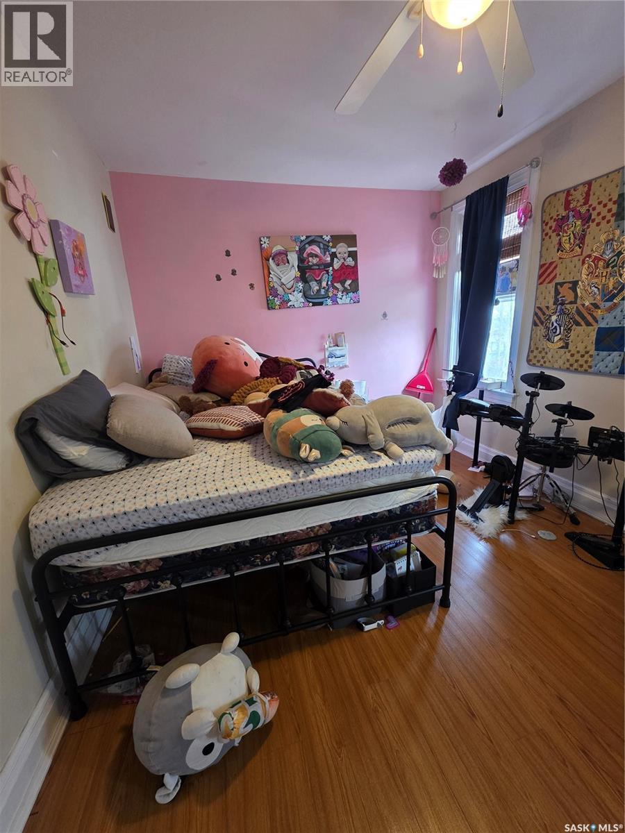 905 2nd Street, Estevan, Saskatchewan  S4A 0L3 - Photo 18 - SK034051