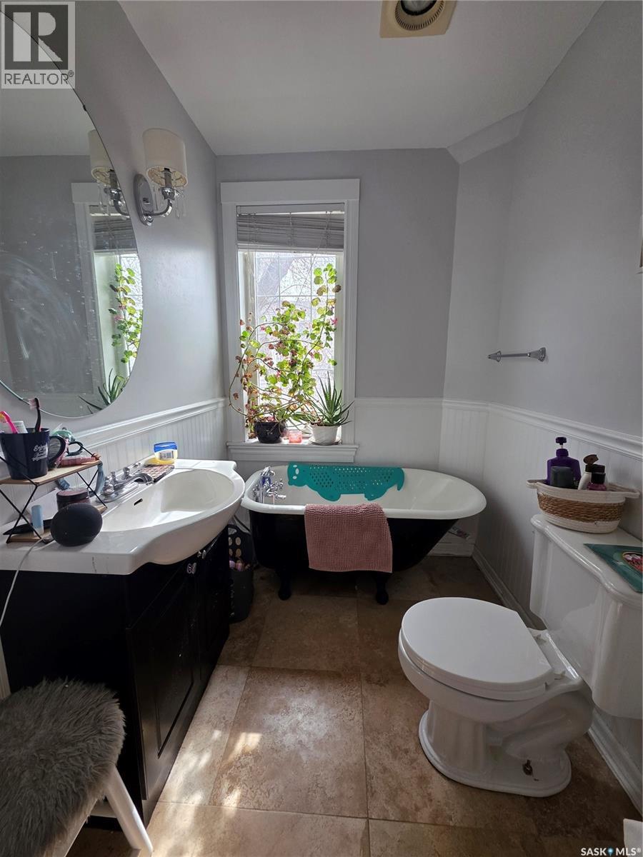 905 2nd Street, Estevan, Saskatchewan  S4A 0L3 - Photo 22 - SK034051