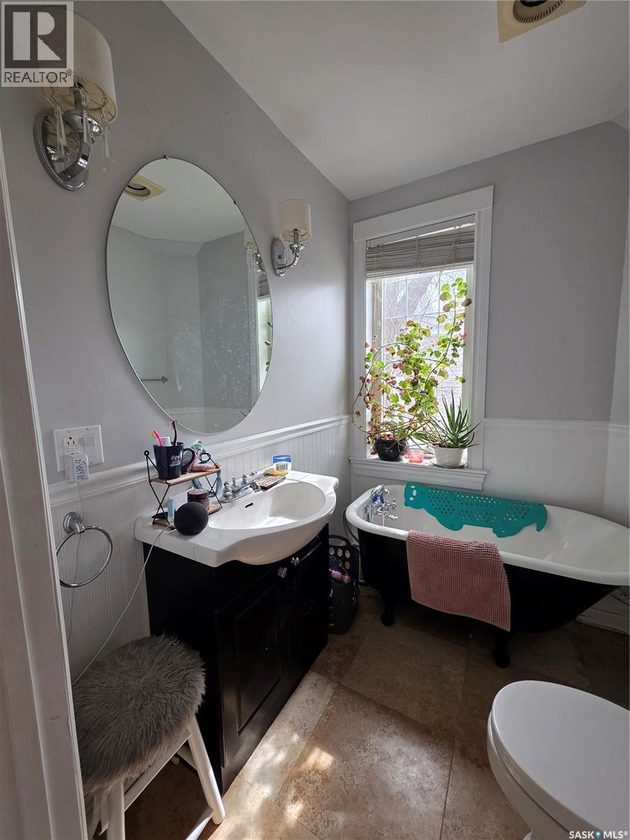 905 2nd Street, Estevan, Saskatchewan  S4A 0L3 - Photo 23 - SK034051