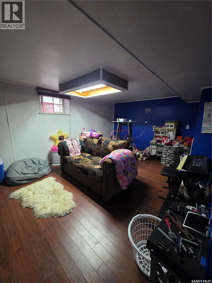 905 2nd Street, Estevan, Saskatchewan  S4A 0L3 - Photo 32 - SK034051