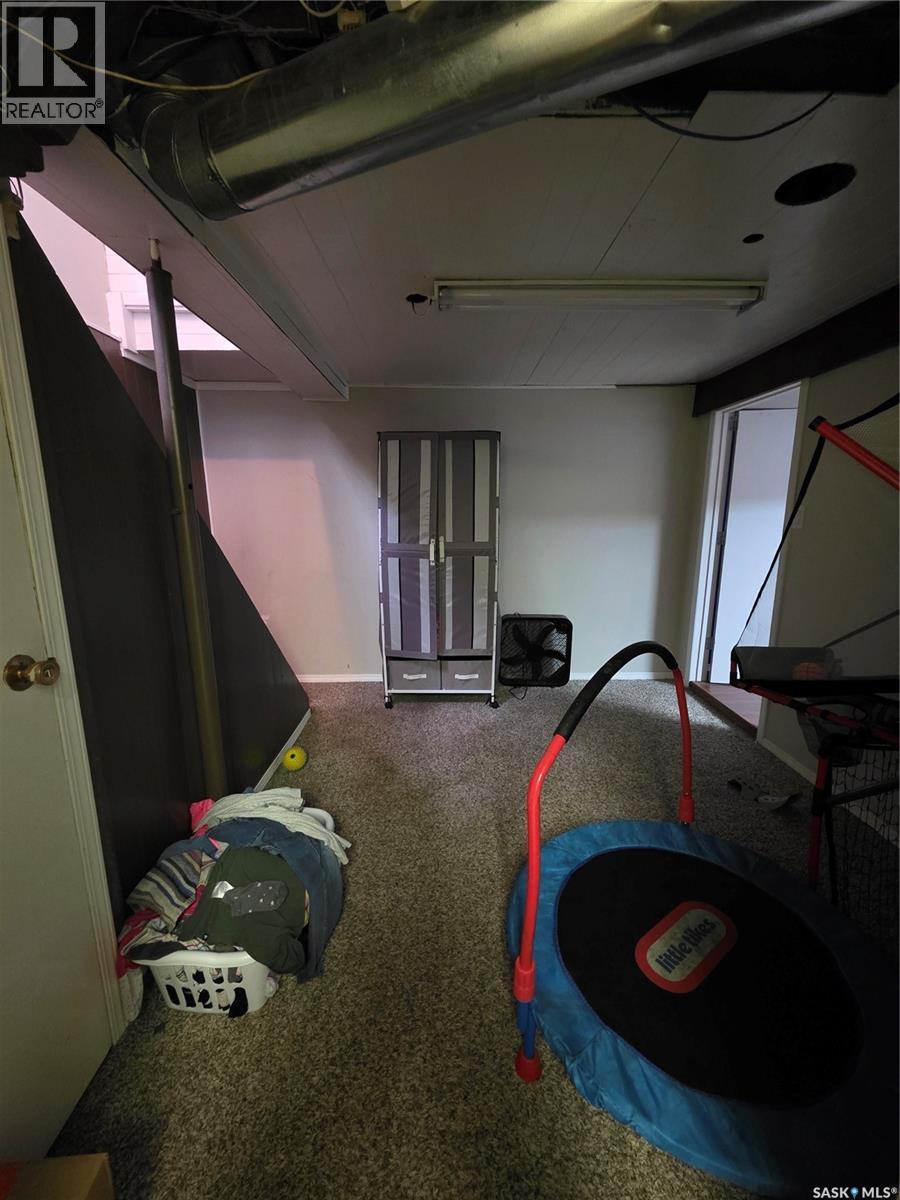 905 2nd Street, Estevan, Saskatchewan  S4A 0L3 - Photo 35 - SK034051