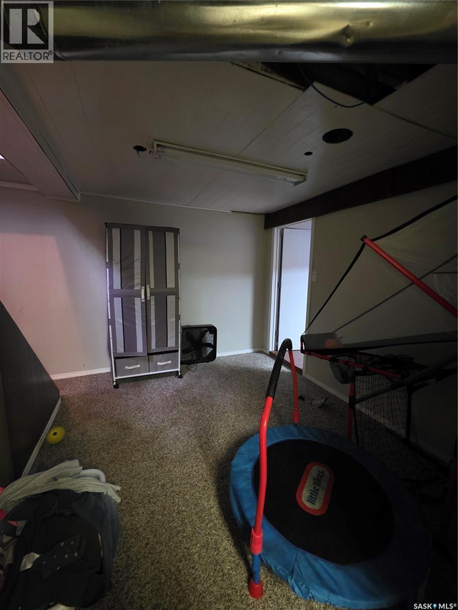 905 2nd Street, Estevan, Saskatchewan  S4A 0L3 - Photo 36 - SK034051