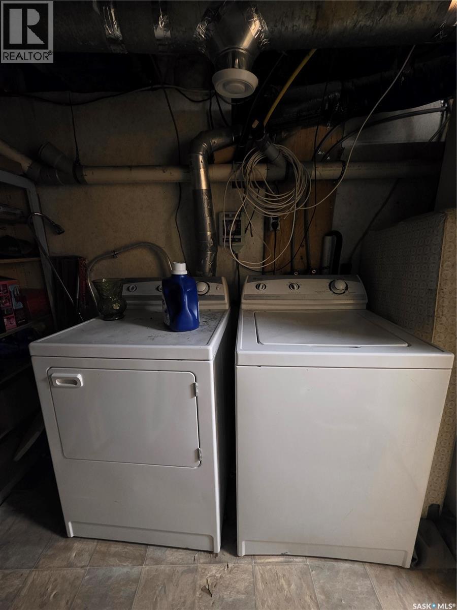 905 2nd Street, Estevan, Saskatchewan  S4A 0L3 - Photo 38 - SK034051