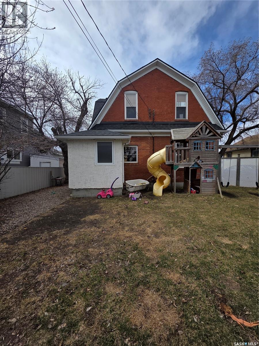 905 2nd Street, Estevan, Saskatchewan  S4A 0L3 - Photo 40 - SK034051