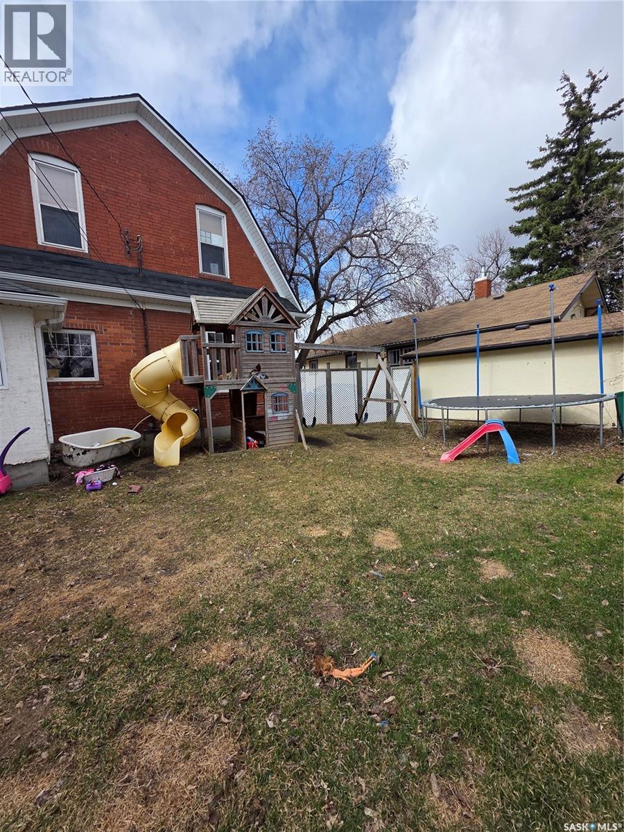905 2nd Street, Estevan, Saskatchewan  S4A 0L3 - Photo 41 - SK034051