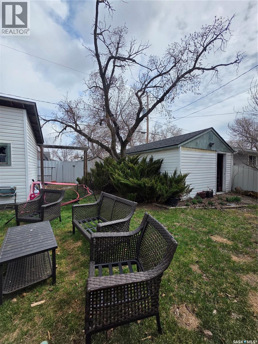 905 2nd Street, Estevan, Saskatchewan  S4A 0L3 - Photo 44 - SK034051