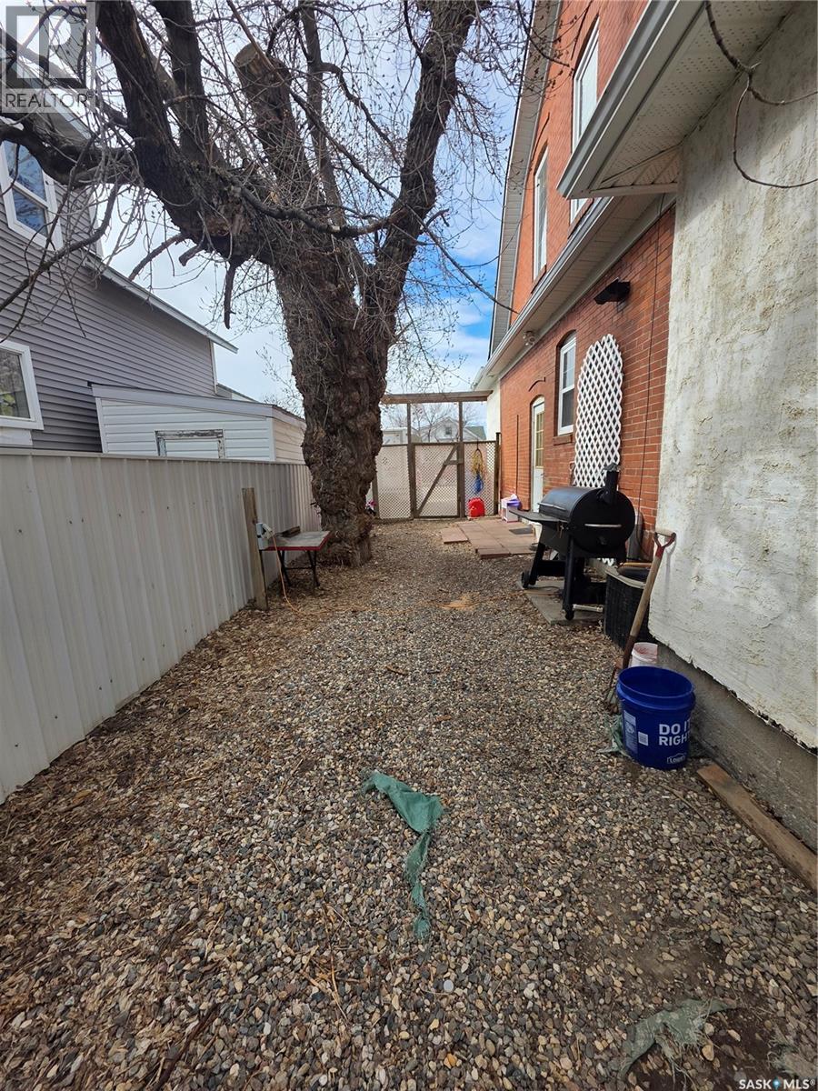 905 2nd Street, Estevan, Saskatchewan  S4A 0L3 - Photo 47 - SK034051