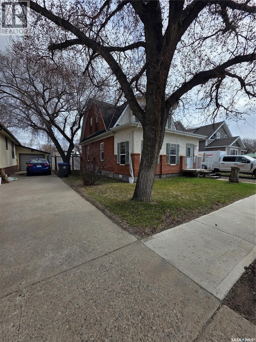 905 2nd Street, Estevan, Saskatchewan  S4A 0L3 - Photo 48 - SK034051