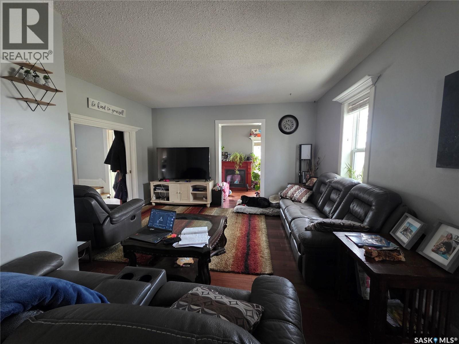 905 2nd Street, Estevan, Saskatchewan  S4A 0L3 - Photo 6 - SK034051