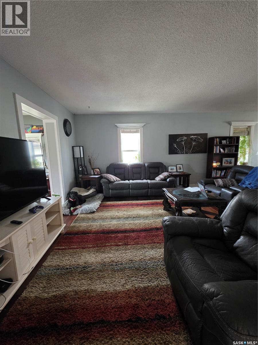 905 2nd Street, Estevan, Saskatchewan  S4A 0L3 - Photo 7 - SK034051
