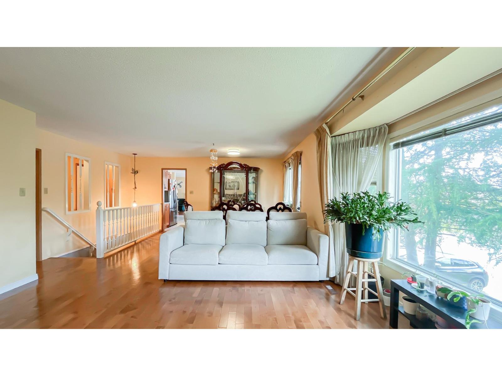 9392 139 Street, Surrey, British Columbia  V3V 7K9 - Photo 5 - R3116181