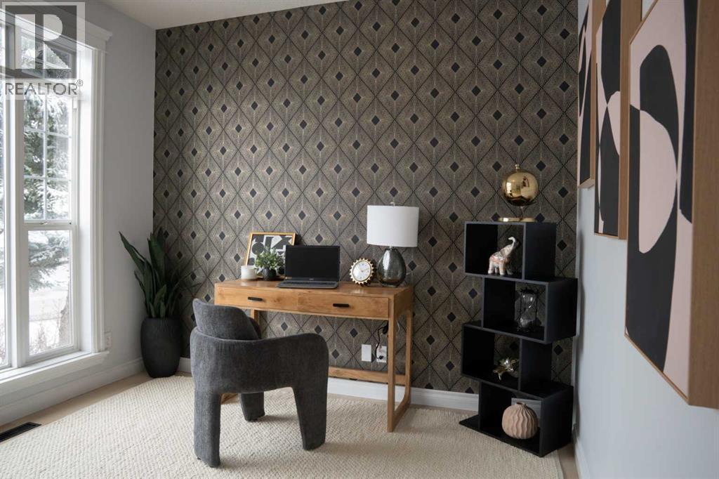 3 Strathridge Bay Sw, Calgary, Alberta  T3H 4S1 - Photo 1 - A2303312