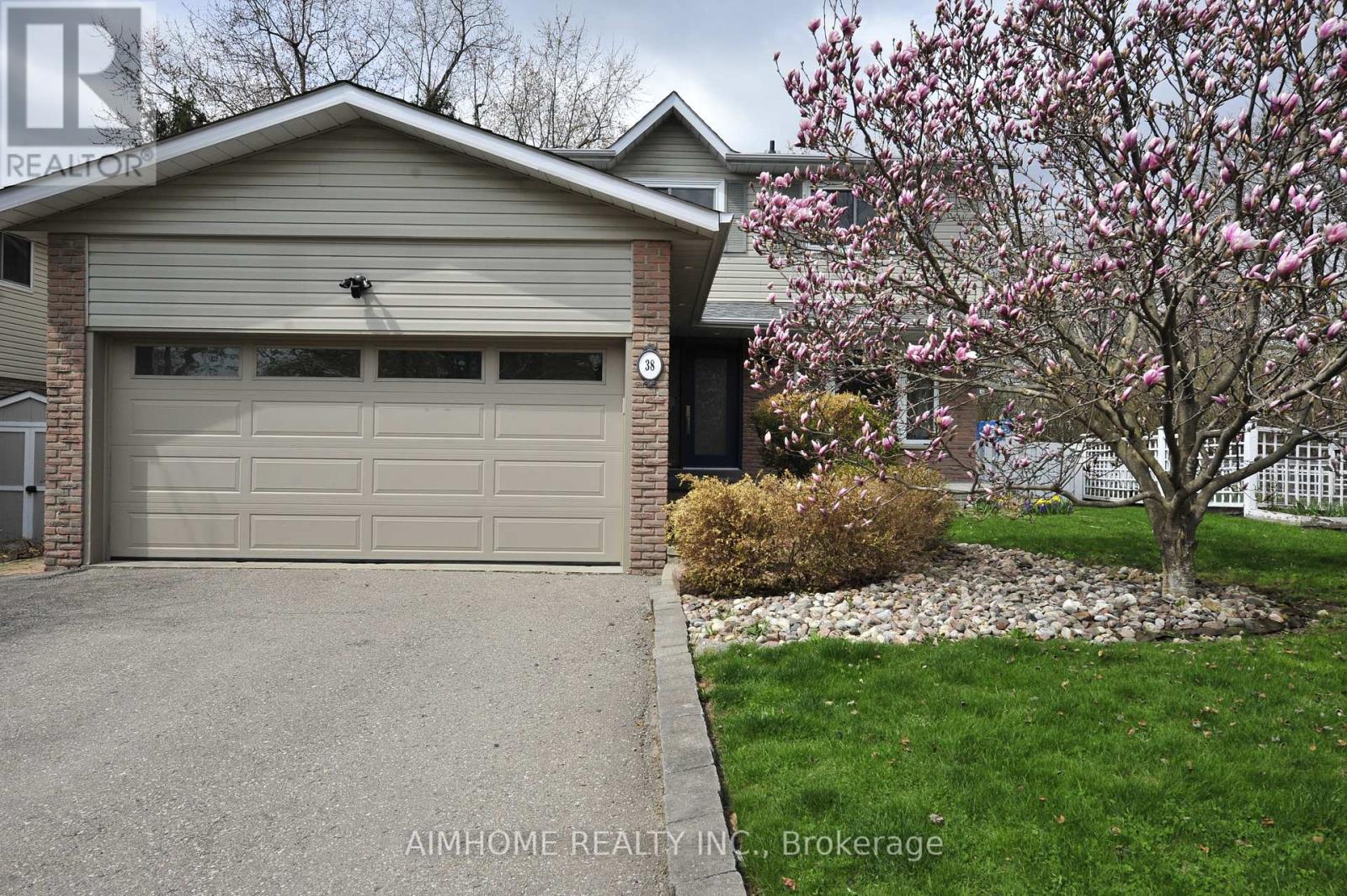 38 SIR BRANDILES PLACE, Markham, Ontario