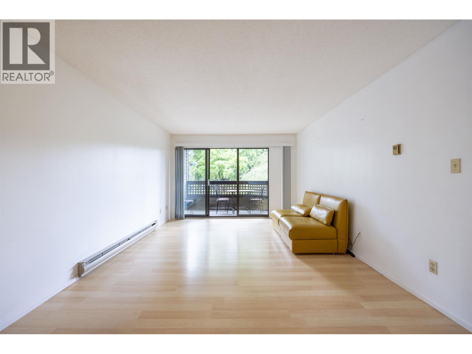 203 1195 Pipeline Road, Coquitlam, British Columbia  V3B 6J5 - Photo 3 - R3116396