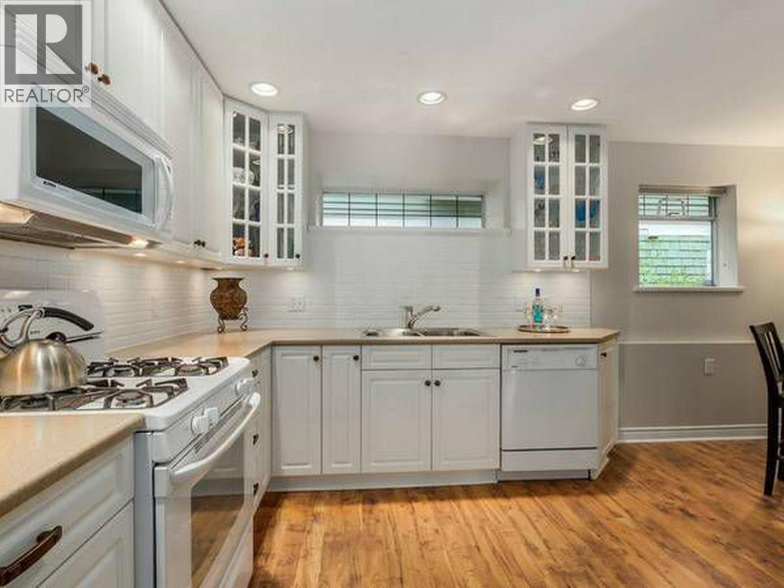 3088 Columbia Street, Vancouver, British Columbia  V5Y 3G6 - Photo 5 - R3116157