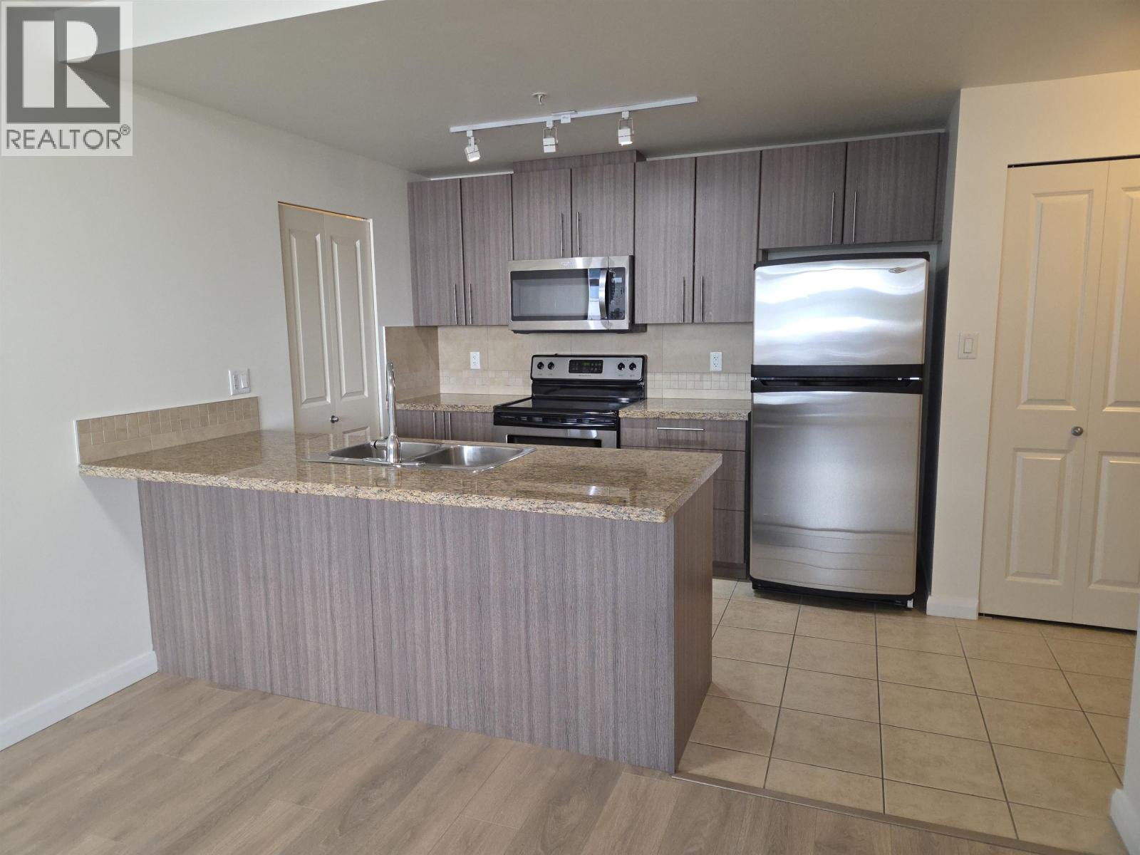 1005 898 CARNARVON STREET, New Westminster, British Columbia