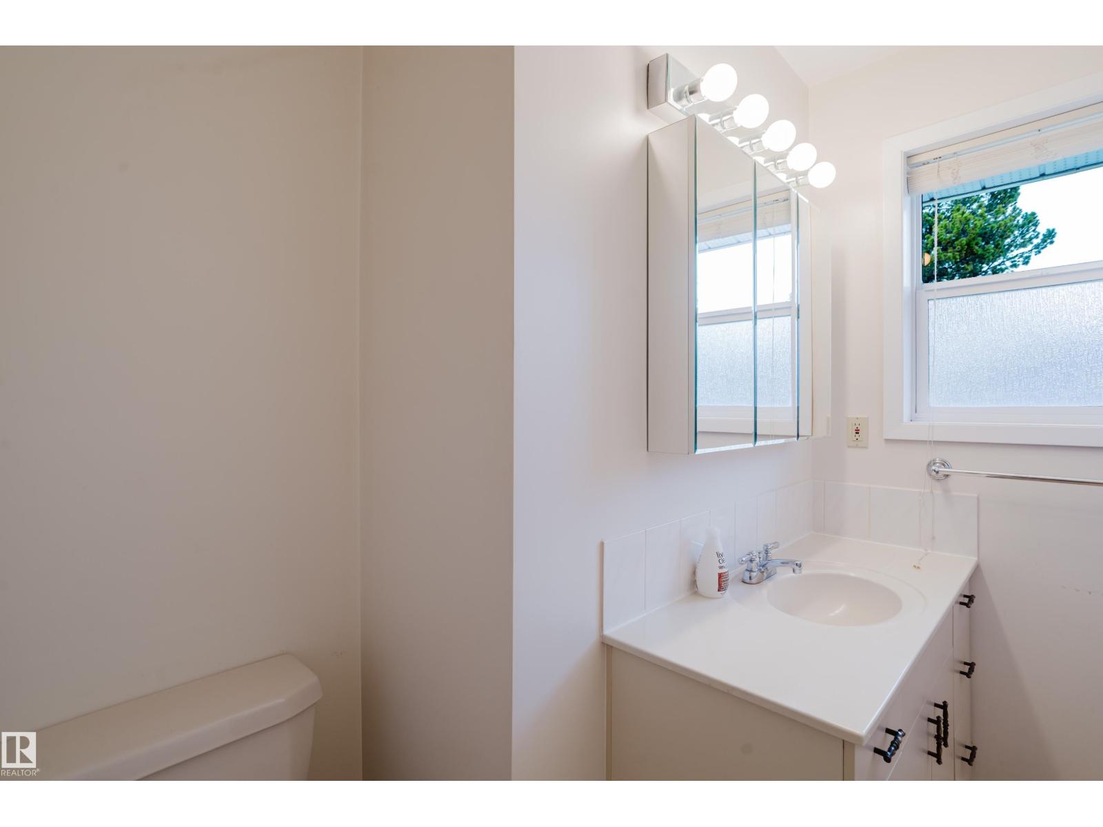 7907 Saskatchewan Dr Nw, Edmonton, Alberta  T6G 2L3 - Photo 28 - E4484436