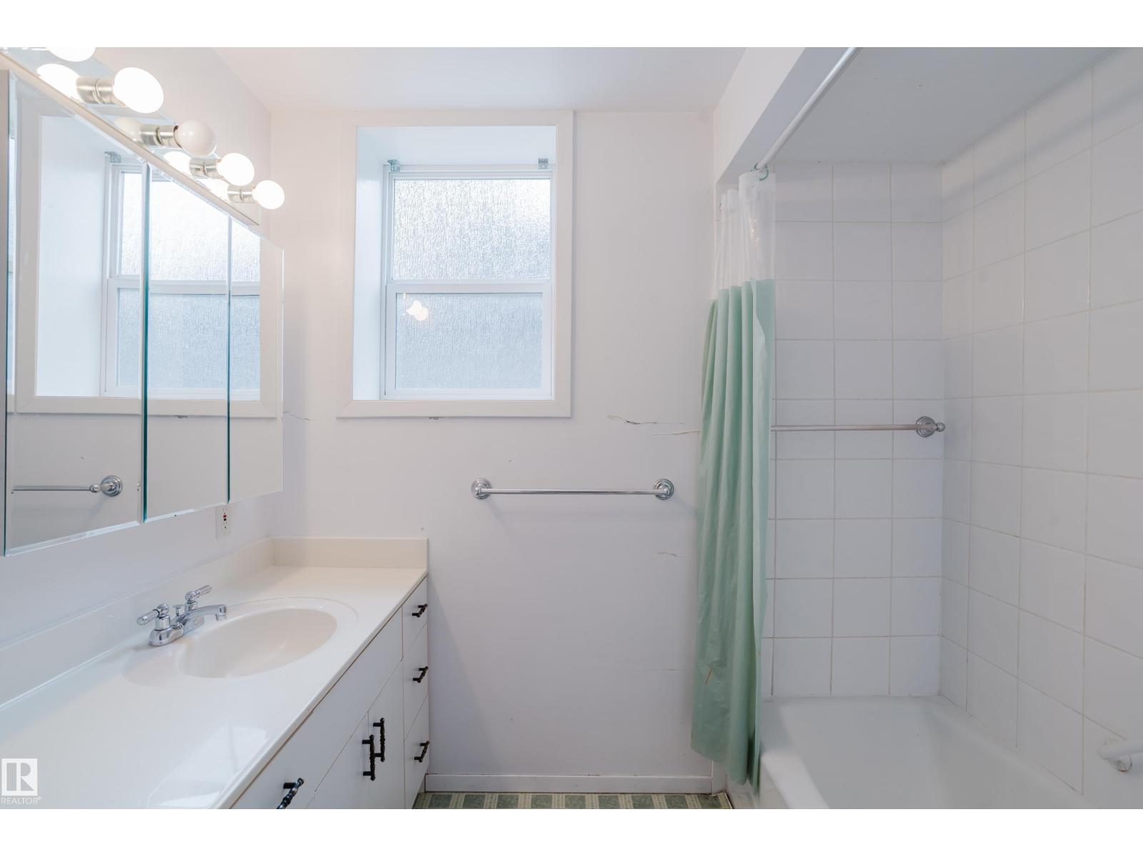 7907 Saskatchewan Dr Nw, Edmonton, Alberta  T6G 2L3 - Photo 39 - E4484436