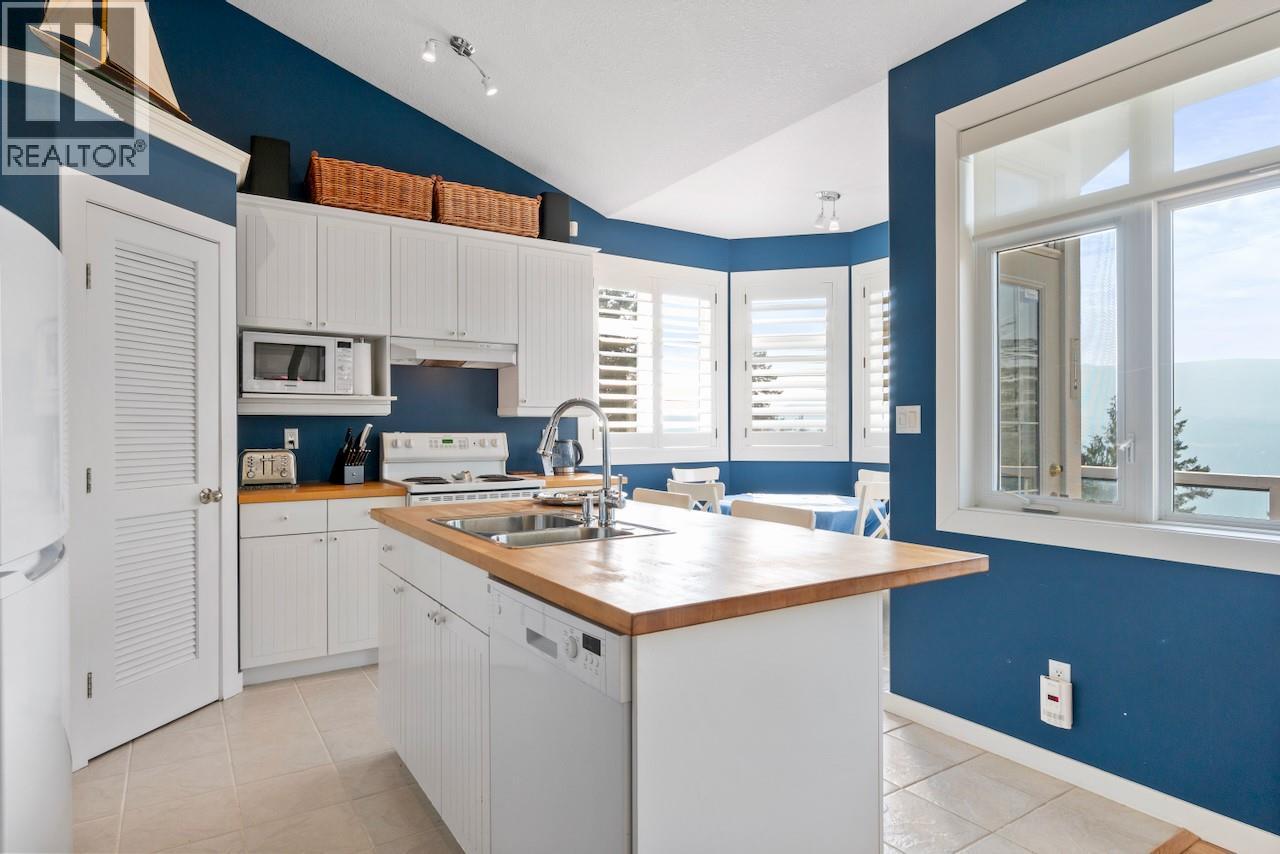 7660 Lichen Road, Anglemont, British Columbia  V0E 1M8 - Photo 12 - 10384254