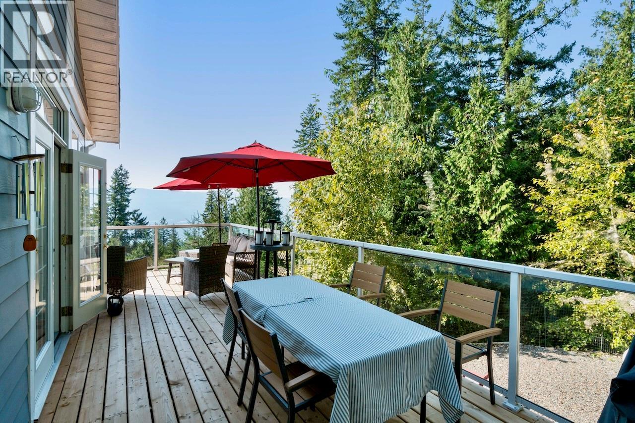 7660 Lichen Road, Anglemont, British Columbia  V0E 1M8 - Photo 17 - 10384254