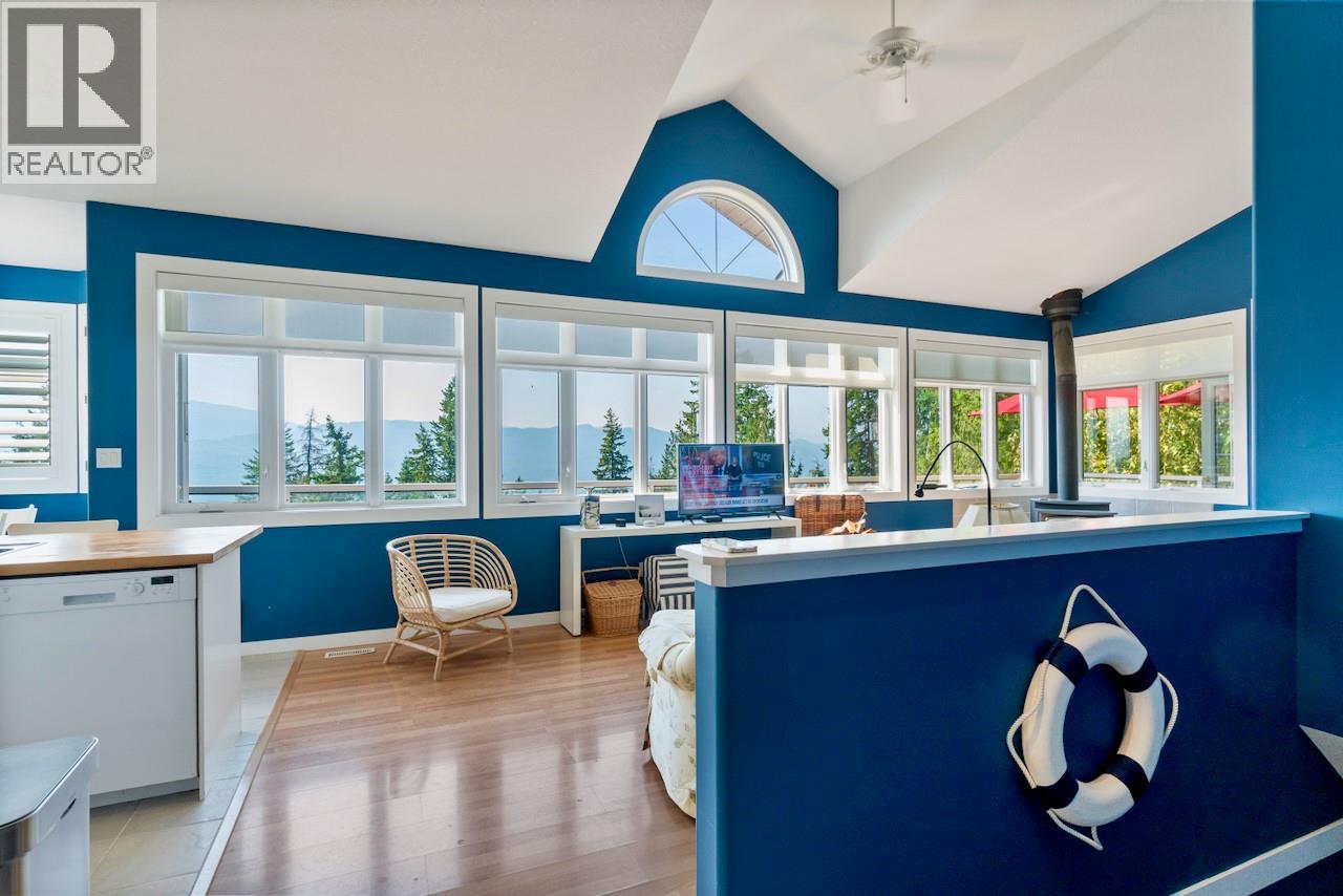 7660 Lichen Road, Anglemont, British Columbia  V0E 1M8 - Photo 28 - 10384254