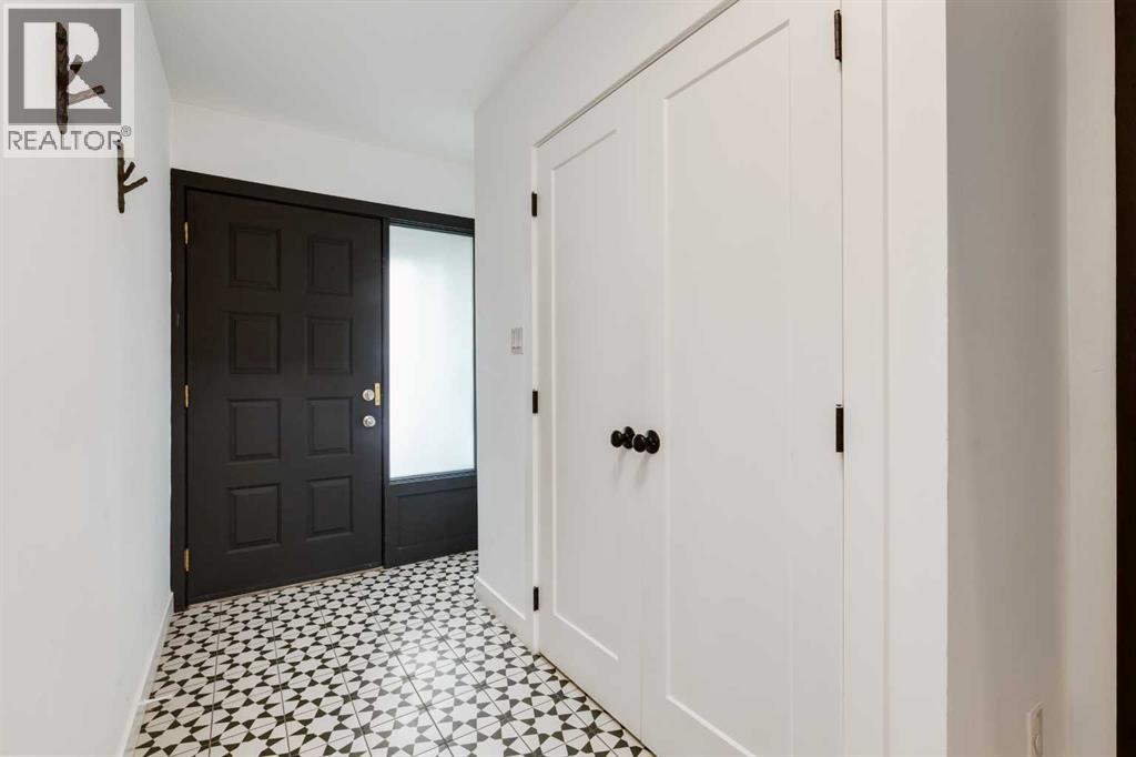 256 Point Mckay Terrace Nw, Calgary, Alberta  T3B 4V6 - Photo 2 - A2305153