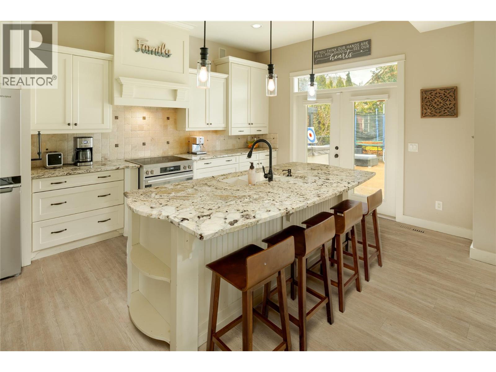 1959 Hidden Lake Place, Kelowna, British Columbia  V1V 2W8 - Photo 2 - 10380775