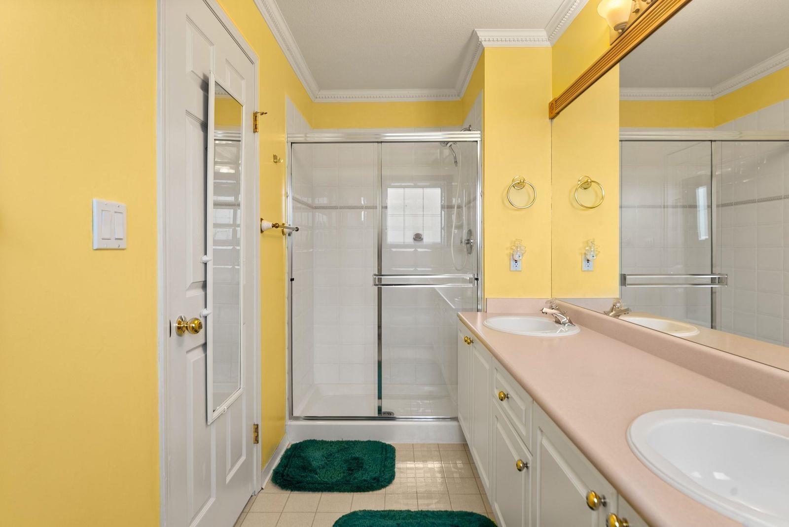 302 15258 105 Avenue, Surrey, British Columbia  V3R 0W8 - Photo 25 - R3116366