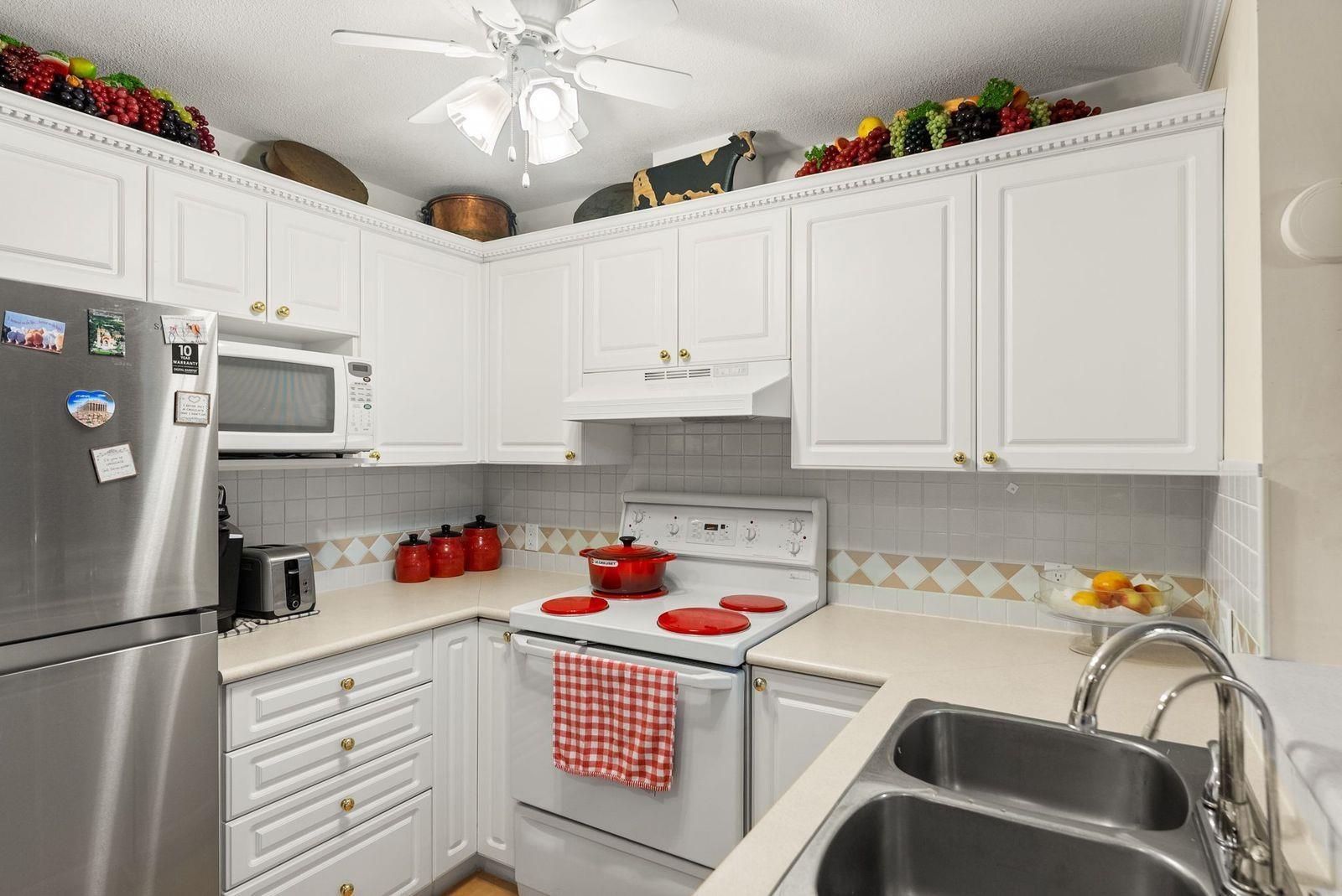 302 15258 105 Avenue, Surrey, British Columbia  V3R 0W8 - Photo 10 - R3116366