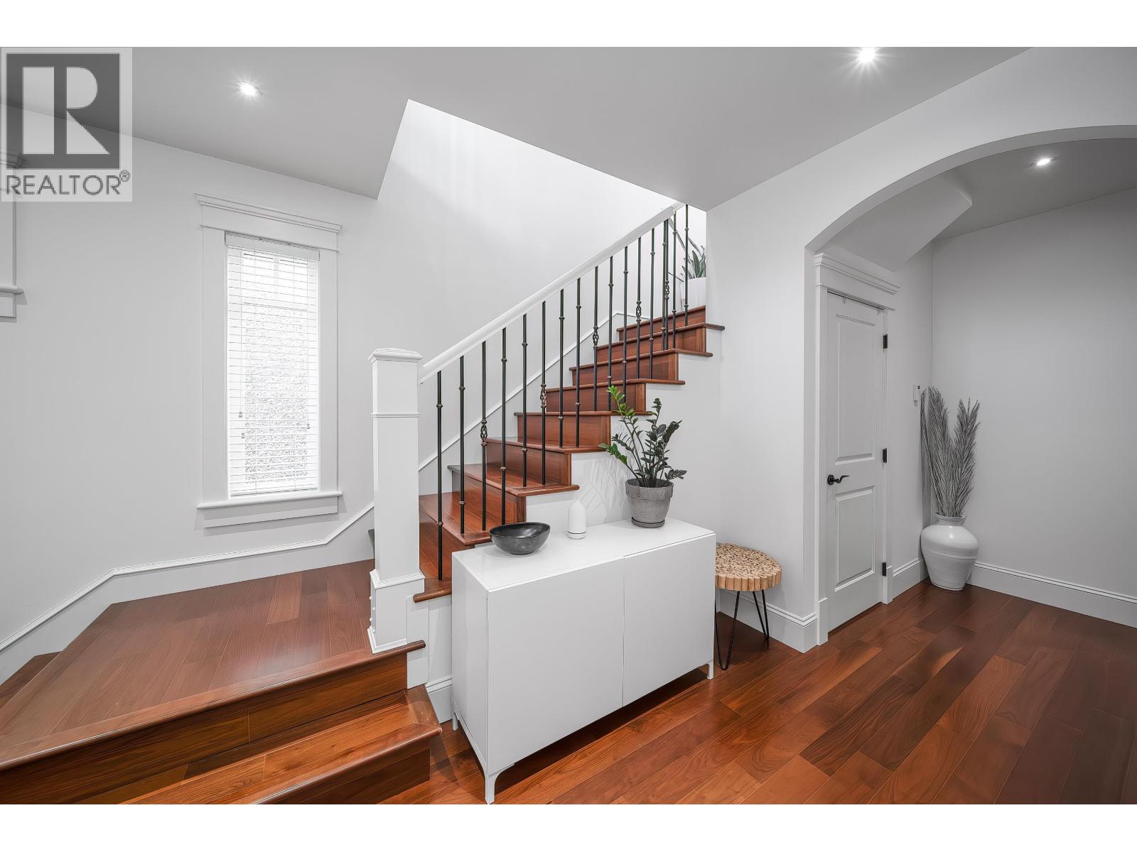 18 Hythe Avenue, Burnaby, British Columbia  V5B 3H7 - Photo 14 - R3116424