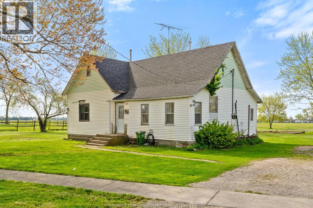 MLS# 26008611: 7045 Ford STREET, Comber, Canada