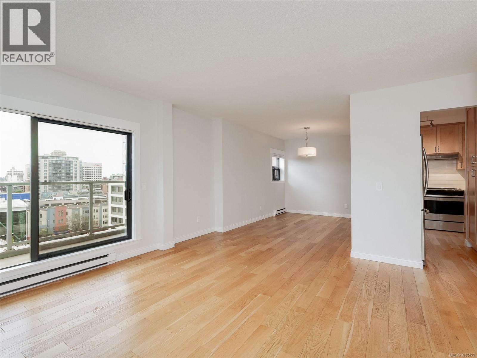 803 770 Cormorant St, Victoria, British Columbia  V8W 3J3 - Photo 3 - 1033523