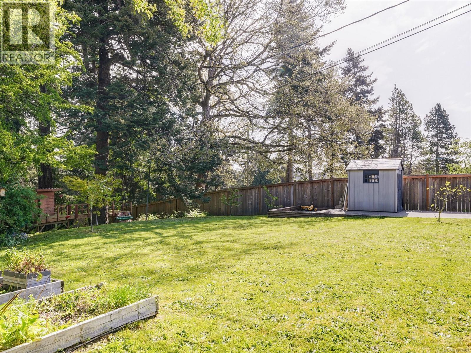 632 Lambie Dr, Saanich, British Columbia  V8Z 2L8 - Photo 23 - 1032598