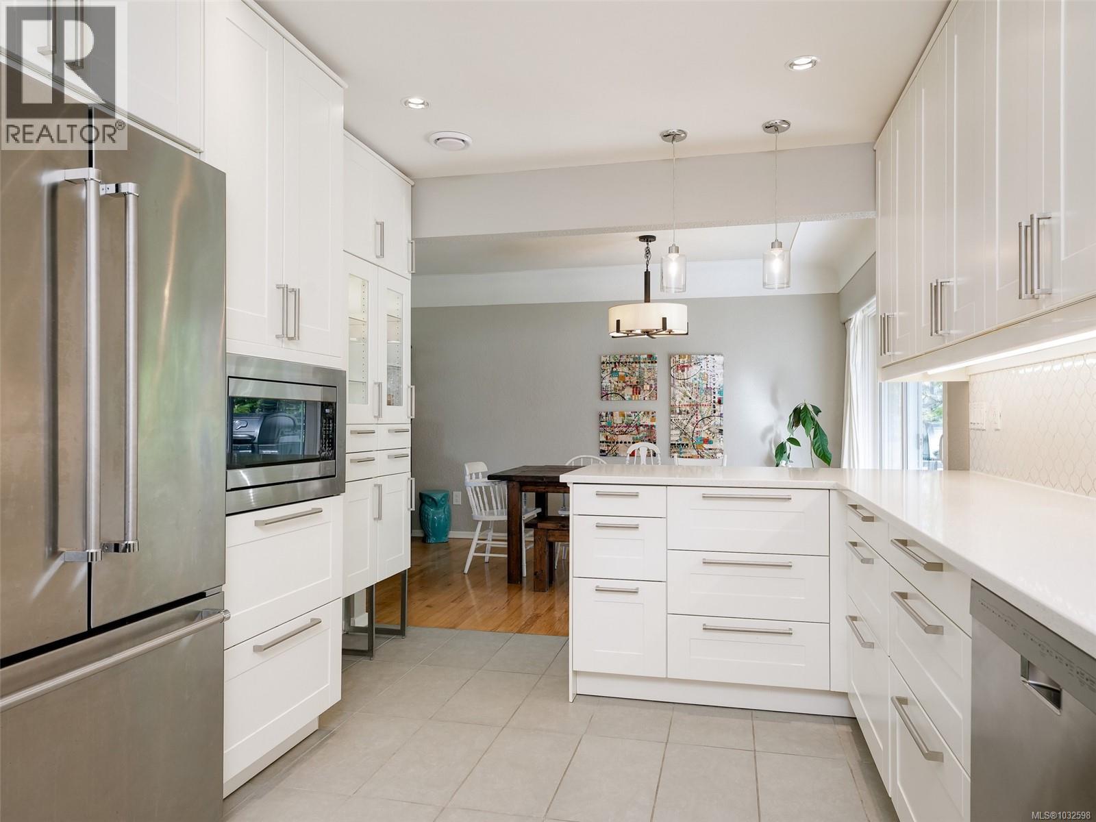 632 Lambie Dr, Saanich, British Columbia  V8Z 2L8 - Photo 8 - 1032598