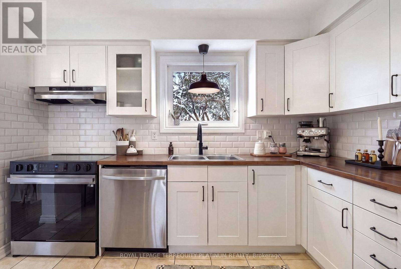 62 Humphrey Drive, Ajax, Ontario  L1S 4Z2 - Photo 11 - E13049894