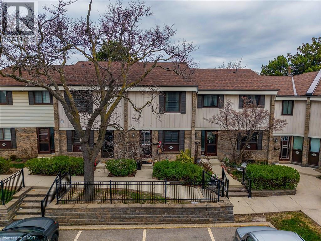 2779 Gananoque Drive Unit# 40, Mississauga, Ontario  L5N 2E4 - Photo 2 - 40821889