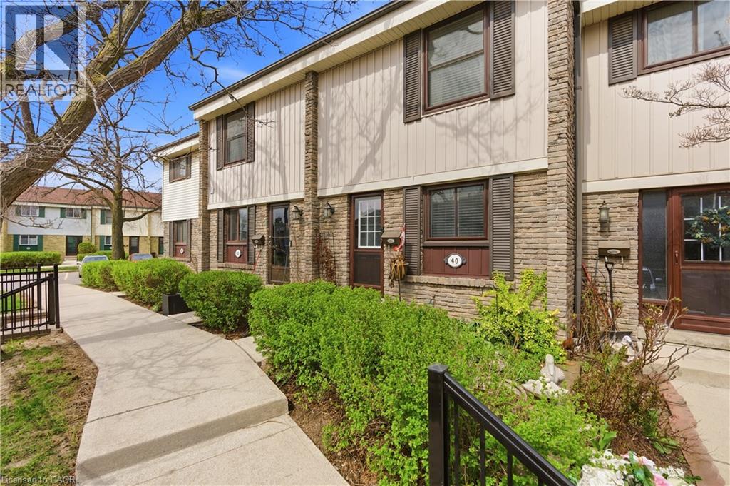 2779 Gananoque Drive Unit# 40, Mississauga, Ontario  L5N 2E4 - Photo 5 - 40821889