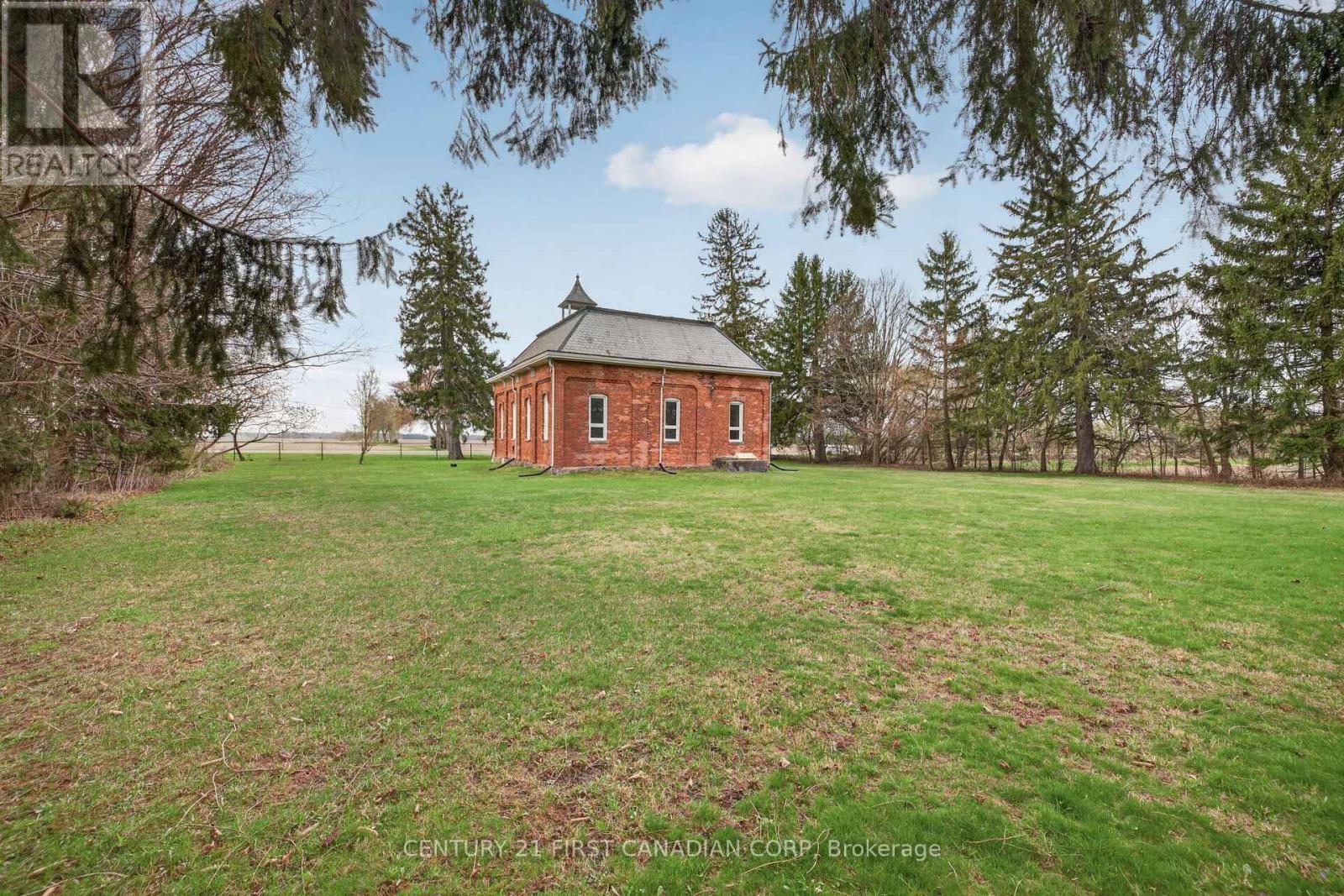 14303 Talbot Trail, Chatham-Kent, Ontario  N0P 2C0 - Photo 4 - X13051096