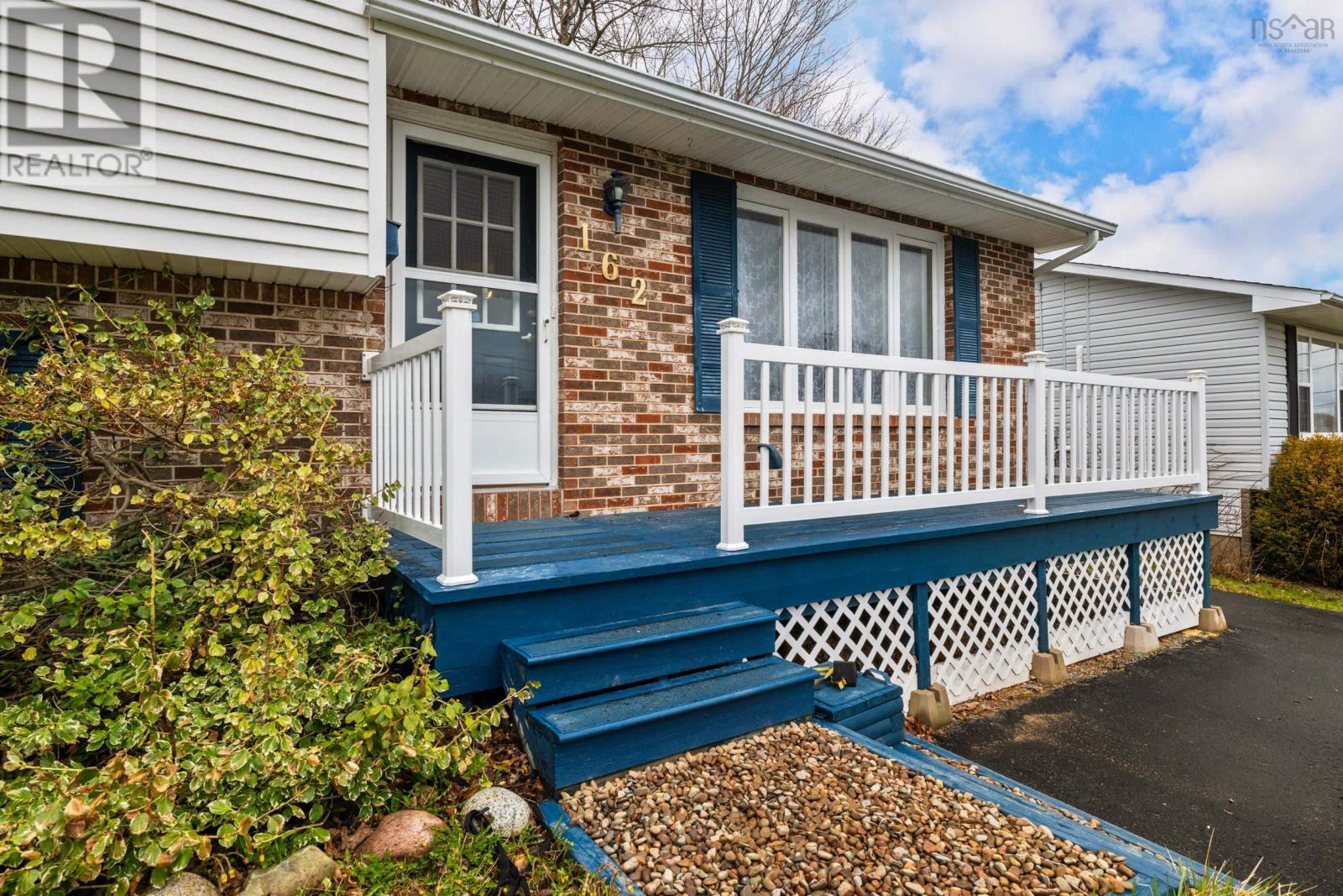 162 Sunnyvale Crescent, Lower Sackville, Nova Scotia  B4E 2S5 - Photo 4 - 202608768