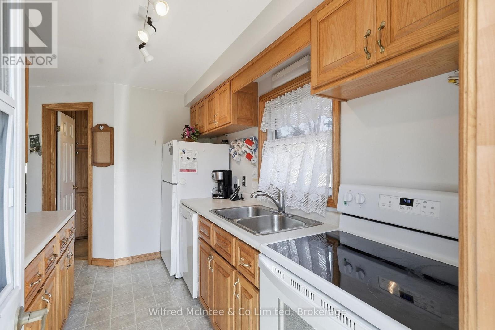 834 Pike Bay Road, Northern Bruce Peninsula, Ontario  N0H 2T0 - Photo 13 - X13051148