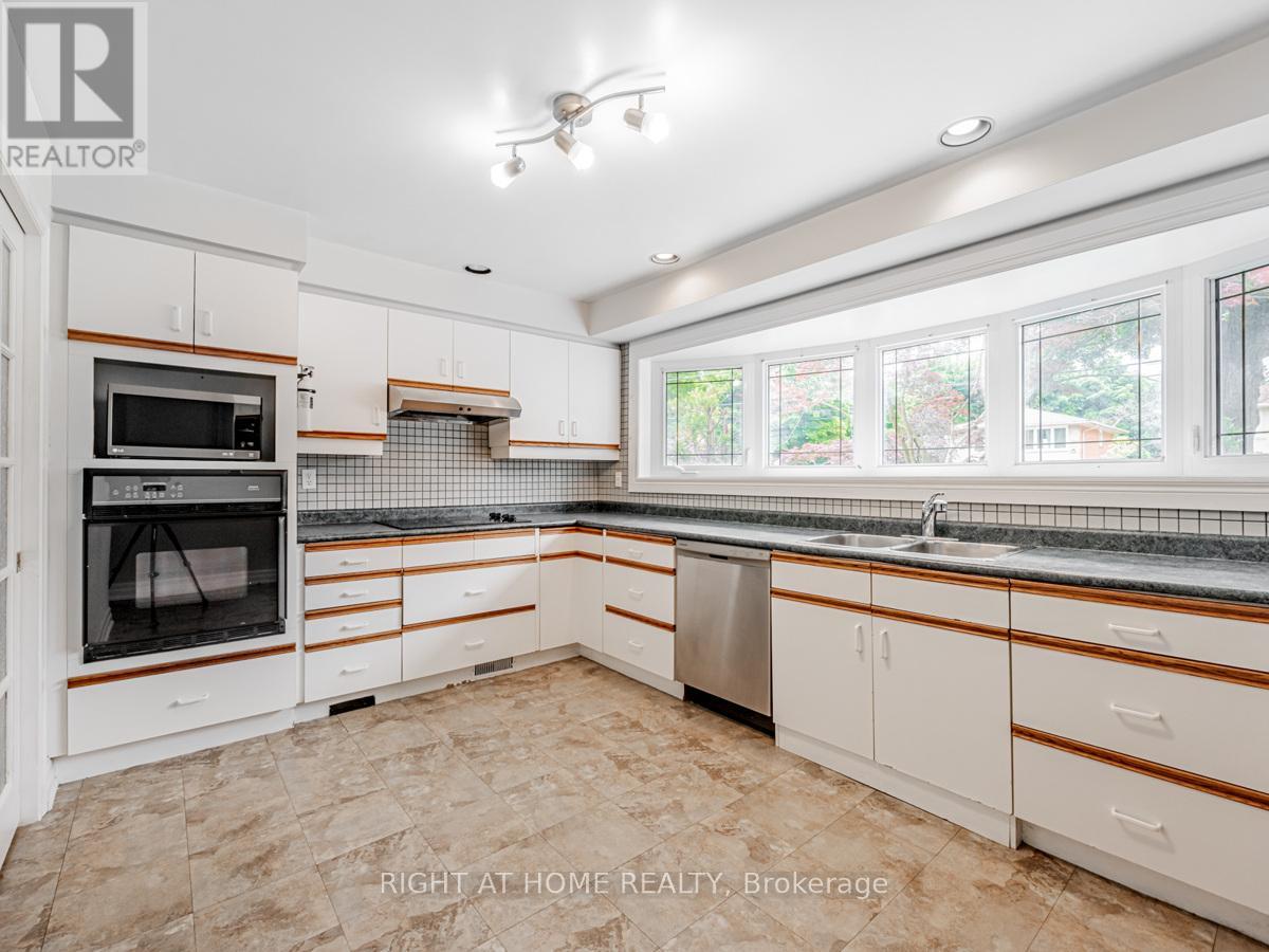 30 Hawksbury Drive, Toronto, Ontario  M2K 1M3 - Photo 9 - C13051032